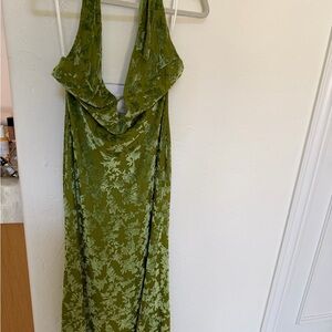 MAGICAL IVY HALTER MAXI DRESS GREEN